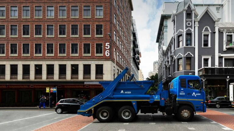 The Enchanting Melodies of Avaye Alborz: Capturing the Majestic Essence of Iran