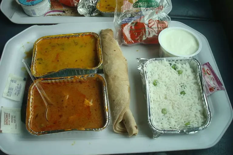 Convenience at Your Fingertips: Ordering Food with Railway E-Catering